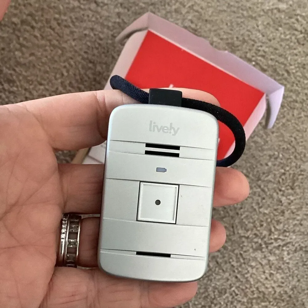 Lively Mobile Plus Medical Alert Device Set Necklace Charger In Box